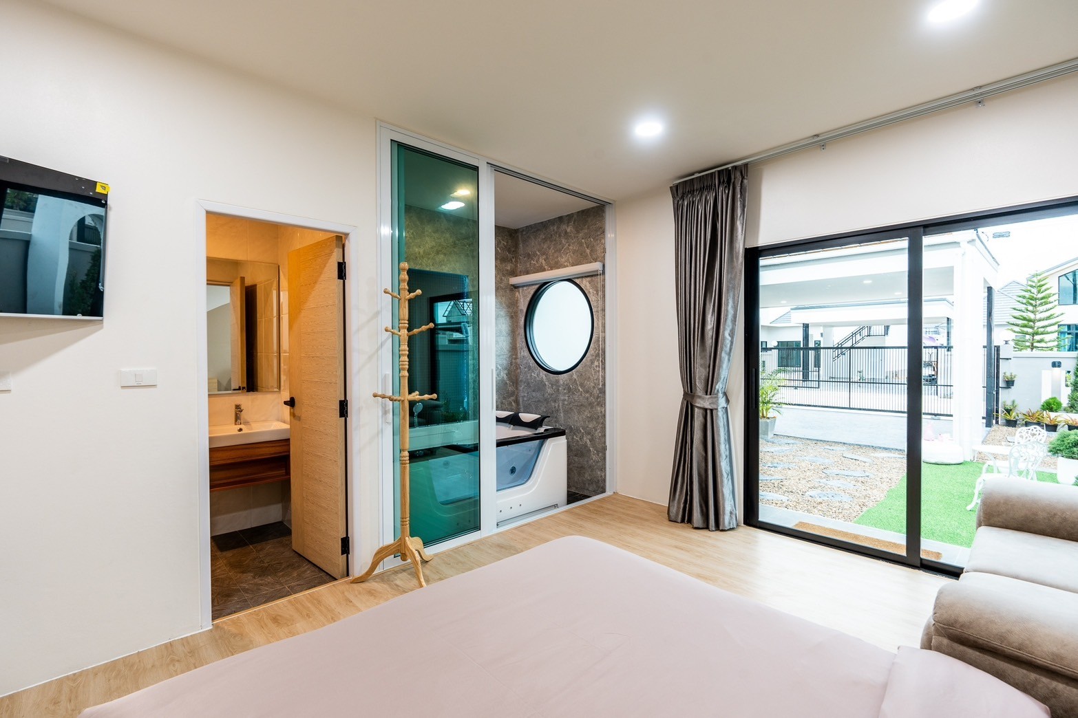 LINE_ALBUM_บ้านBlue moutrain มี 4 นอน 5 น้ำ_240425_87